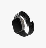 Strova Mag | Self-Adjustable Steel Apple Watch Band 49/45/44/42mm | UNIQ | Front Black 789