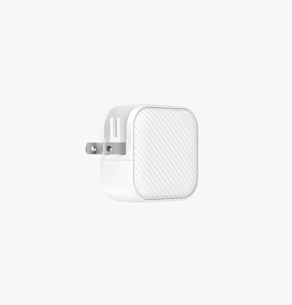 UNIQ Verge Pro 66W GaN 3 USB Wall Charger